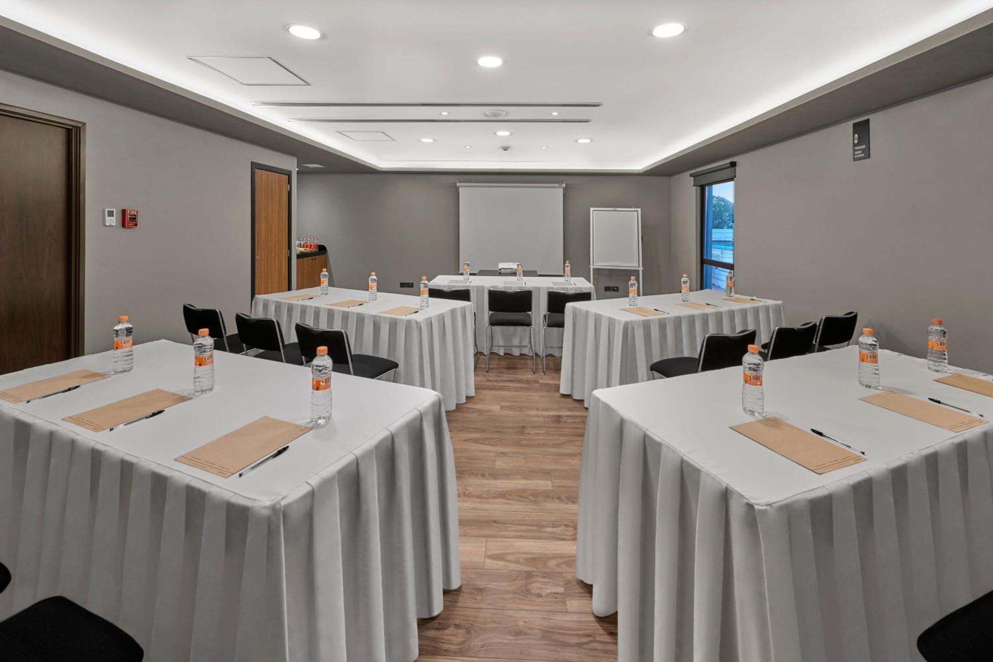City Express Plus By Marriott Leon Centro De Convenciones Exterior foto