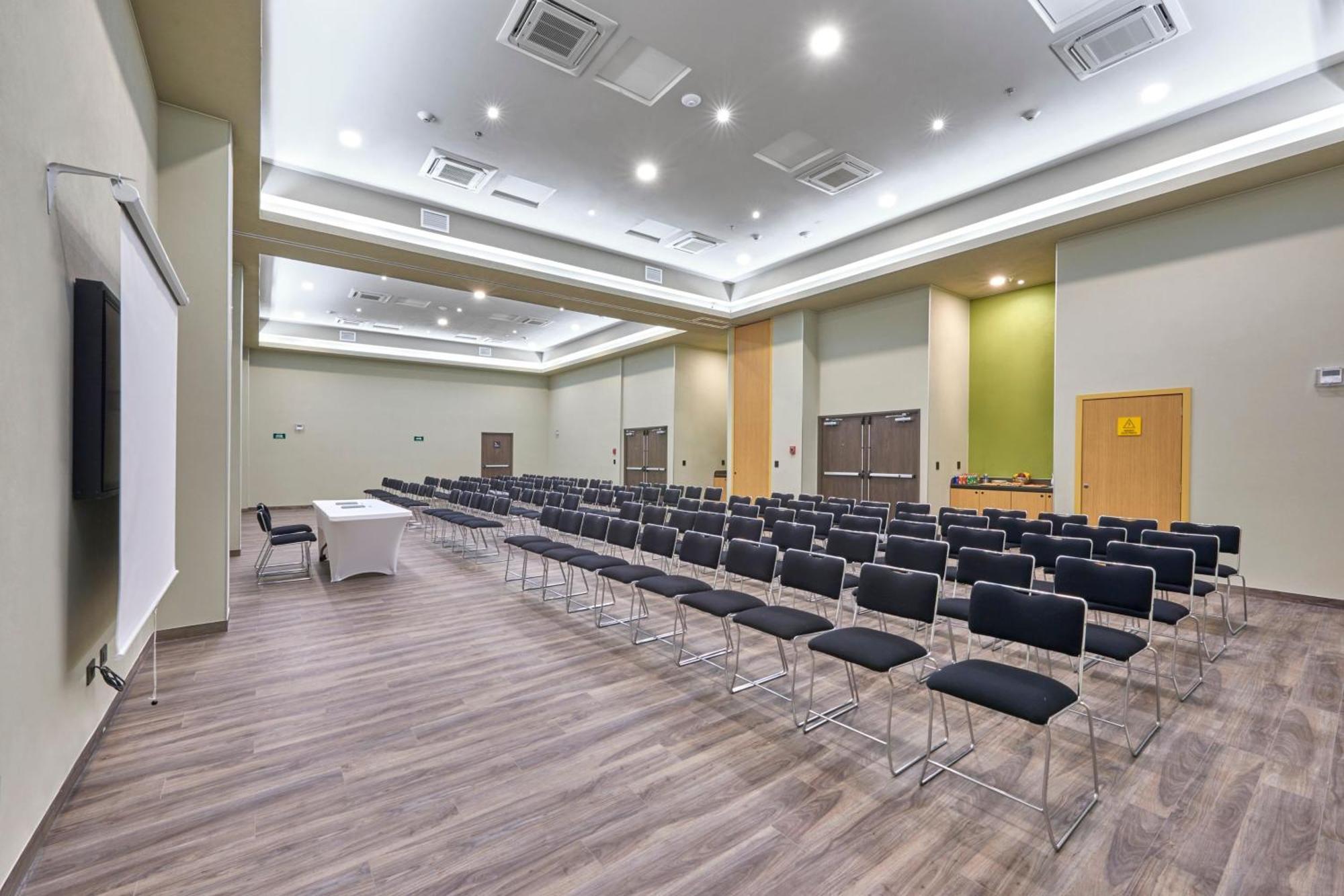 City Express Plus By Marriott Leon Centro De Convenciones Exterior foto