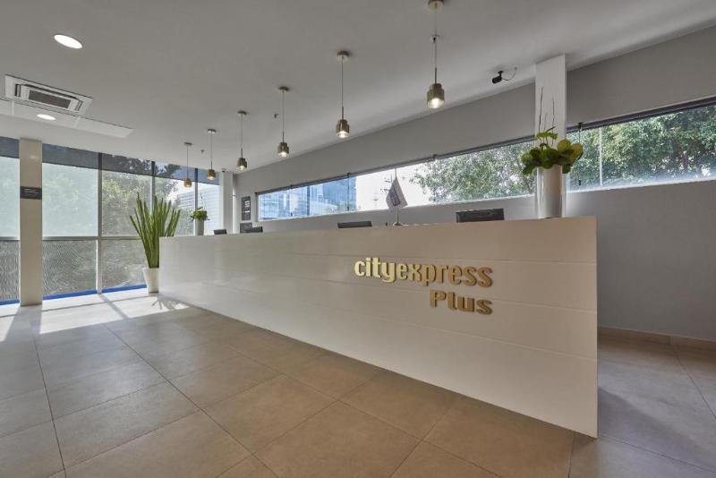 City Express Plus By Marriott Leon Centro De Convenciones Exterior foto